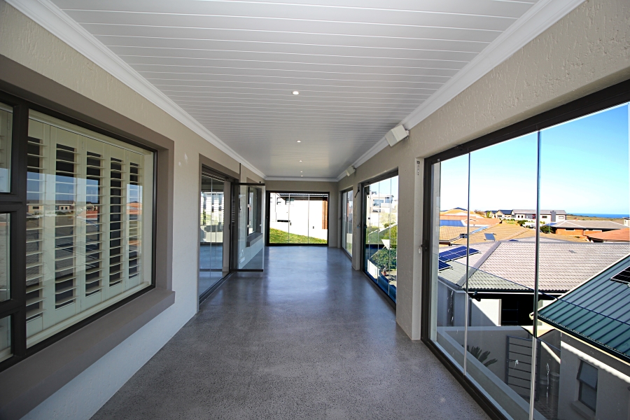 4 Bedroom Property for Sale in Monte Christo Western Cape